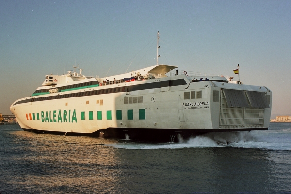 クリックでフルサイズのイメージを表示